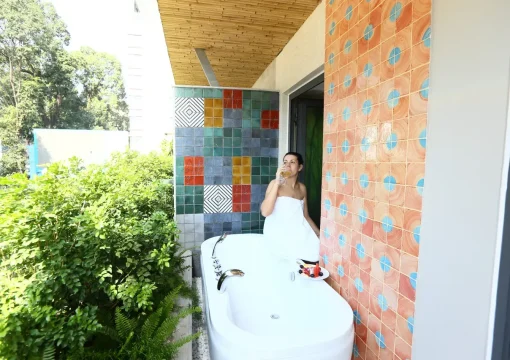 Suite with Garden View and Balcony