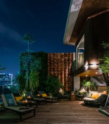 Hidden Gems & Local Secrets: Uncovering District 3 from Au Lac Legend Hotel