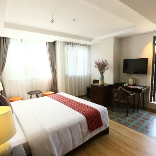 Suite with Garden View and Balcony